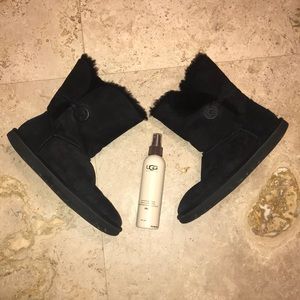 Women’s UGG Bailey Button w/ stain repellant spray